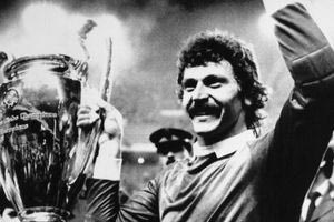 Έφυγε από τη ζωή ο θρυλικός τερματοφύλακας Χέλμουτ Ντουκαντάμ