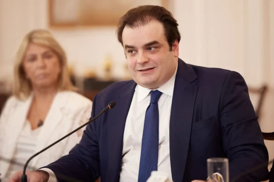 Κύκλωμα εμπορίας βρεφών: “O καθηγητής Γυναικολογίας έχει απομακρυνθεί από τη θέση του” τονίζει ο Πιερρακάκης απαντώντας στον ΣΥΡΙΖΑ