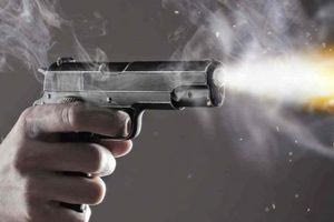 HΠΑ: Πυροβόλησε την αρραβωνιαστικιά του και ζήτησε από την κόρη του να πάρει την Aστυνομία