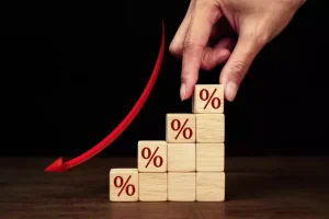 Μείωση επιτοκίων σε στεγαστικά και καταναλωτικά δάνεια