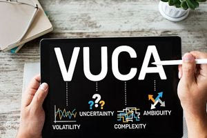 Το VUCA effect στην αγορά ενισχύει τη σύνδεση επιχειρείν – κοινωνίας