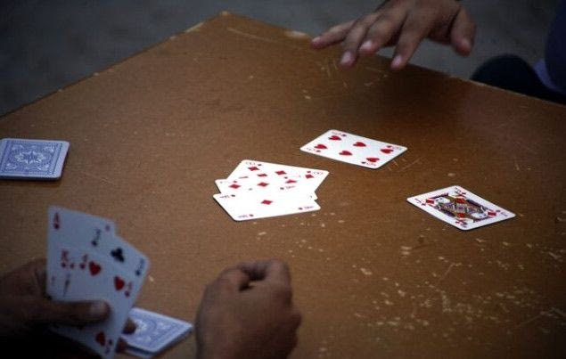 Καφενείο στο Ηράκλειο μετατράπηκε σε λέσχη – σε 12 συλλήψεις προχώρησε η αστυνομία