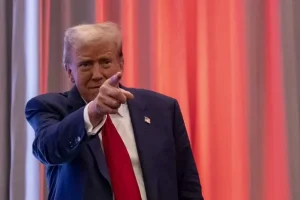 Τραμπ: Δεν θα εμπλακούμε στον πόλεμο στη Συρία