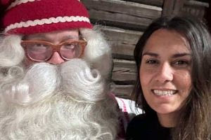 Η πιο παραμυθένια δουλειά: Ελληνίδα ηθοποιός ζει και εργάζεται στο Χωριό του Άγιου Βασίλη, το Ροβανιέμι