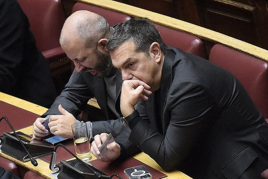 Αλ. Τσίπρας: Εμφανίζεται να καταψηφίζει τις δαπάνες του υπουργείου Εθνικής Άμυνας  – Πληροφορίες για τεχνικό λάθος