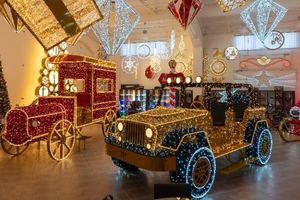 Κατασκεύασε πάνω από ένα δισεκατομμύριο λαμπάκια-Ο Αυστραλιανός Αϊ Βασίλης με σορτς