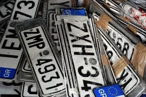 Ξεκινά η επιστροφή πινακίδων: Ποιες δεν επιστρέφονται