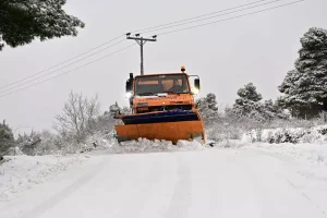 Σώοι οι 9 τουρίστες που εγκλωβίστηκαν στη Βάλια Κάλντα λόγω χιονοθύελλας
