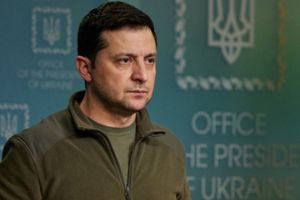 Ουκρανία – Ζελένσκι: Θέλουμε όπλα και εγγυήσεις από το ΝΑΤΟ πριν από τις διαπραγματεύσεις με τη Μόσχα