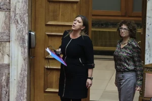 Η… πολιτική άμυνα του Κυριάκου, οι «μαύρες κι άραχνες» μετρήσεις, η αύξηση των ποσοστών του…άλλου Κυριάκου και το ερώτημα του Μιχάλη: «Υπήρξε κανένα παράπονο;»