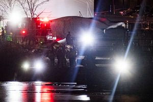 Αεροπλάνο συγκρούστηκε με ελικόπτερο πάνω από το αεροδρόμιο Ρίγκαν: Toυλάχιστον 18 οι νεκροί – Βίντεο