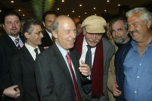 Κώστας Σημίτης: Ρετρό φωτογραφίες από την παρουσία του στην Κρήτη και η άγνωστη ιστορία στα χωριά του Ρεθύμνου