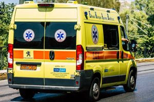 Τροχαίο στη Μεσαρά – Στο νοσοκομείο οδηγός ΙΧ