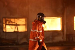 Καραμολέγκος: Τι αναφέρει η εταιρεία για την πυρκαγιά στις εγκαταστάσεις στο Κορωπί