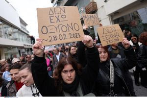 «Δεν έχω οξυγόνο»: Ηχηρό μήνυμα για τα Τέμπη σε πάνω από 100 πόλεις – Συγκίνηση και οργή σε όλη την Ελλάδα