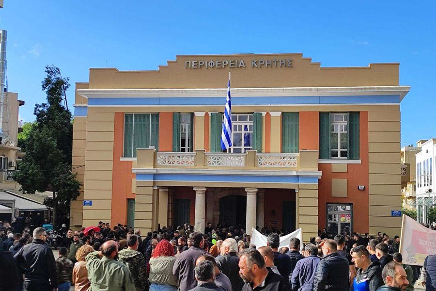 Xιλιάδες αγρότες έδωσαν βροντερό παρών στο συλλαλητήριο – Έκλεισαν την Εθνική οδό – Βίντεο και φωτογραφίες