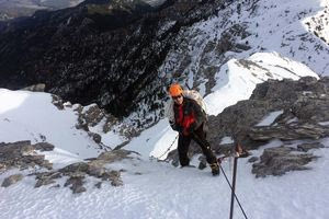 Εξαντλημένος, αλλά σώος, βρέθηκε ο βοσκός που είχε εγκλωβιστεί στα Ακαρνανικά Όρη