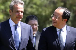 Ελλάδα και Κύπρος στην κινούμενη άμμο της Μέσης Ανατολής