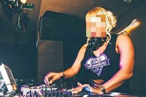 Καλύβια: Αύριο απολογείται η Αζέρα DJ – Ελεύθεροι αφέθηκαν οι 5 κατηγορούμενοι