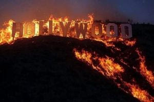 Λος Άντζελες: Στην ανικανότητα των Δημοκρατικών αποδίδει ο Τραμπ την καταστροφή