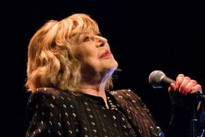 Βρετανία: Πέθανε η τραγουδίστρια και ηθοποιός Μαριάν Φέιθφουλ