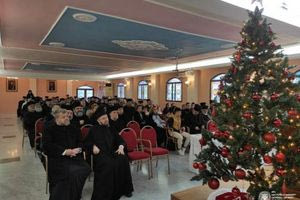 Η Μητρόπολη της Κορίνθου μοίρασε 100.000 ευρώ σε νέους φοιτητές και νέες φοιτήτριες