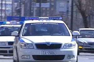 Επίθεση με μαχαίρι σε αστυνομικό στο Χαϊδάρι – Επενέβη σε καυγά και τον τραυμάτισαν στη μέση του δρόμου