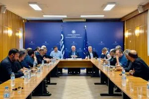 Επεισόδια με δακρυγόνα στην Καρδίτσα στο μπλόκο των αγροτών