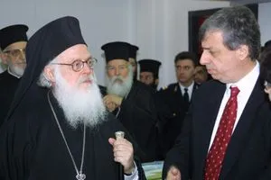 Αρχιεπίσκοπος Αλβανίας Αναστάσιος: Ξεκίνησε η διαδικασία αποσωλήνωσης