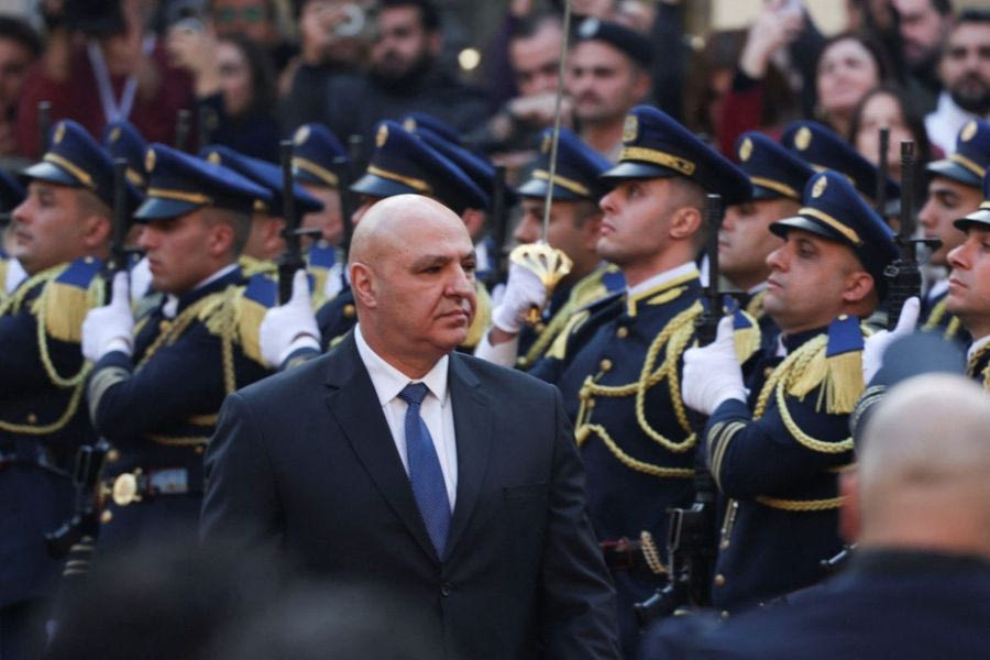 Μπάιντεν και Μακρόν χαιρετίζουν την εκλογή Αούν στον Λίβανο