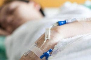 Βρήκαν το μεταλλαγμένο γονίδιο που δημιουργεί επικίνδυνο σύνδρομο σε παιδιά που νοσούν με κορωνοϊό