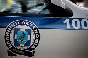 Χειροπέδες σε ηγούμενο στα Καλάβρυτα: Θα πουλούσε Ευαγγέλιο του 1.700 για 200.000 ευρώ