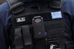 Κέρκυρα: Συνελήφθη πρώην συνοριοφύλακας για διακίνηση κοκαΐνης – Την είχε κρύψει σε κορμούς δέντρων