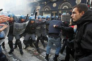 Ιταλία: Συγκρούσεις της αστυνομίας με διαδηλωτές μετά τον θάνατο 19χρονου