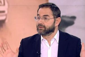 Μπαλάσκας για τον αστυνομικό που έπαιζε «φρουτάκια»: Δεν ήταν «φρουτάκια» ήταν… Candy Crush