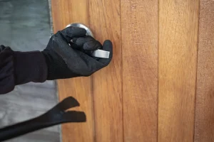 Διάρρηξη με λεία «μαμούθ» σε βίλα που μένει γόνος επιχειρηματικής οικογένειας – Έκλεψαν κοσμήματα αξίας 1 εκατ. ευρώ