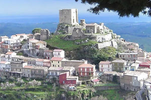 Χωριό στην Ιταλία απαγορεύει στους κατοίκους να… αρρωσταίνουν