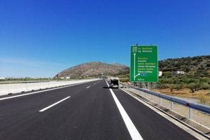 Κρήτη, αιρετοί άρχοντες και έργα υποδομής