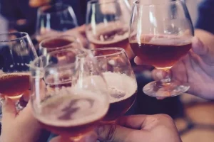 Μεσσηνία: Στο Νοσοκομείο 14χρονη μετά από κατανάλωση αλκοόλ – Συνελήφθησαν ο ιδιοκτήτης του μπαρ και η μητέρα της