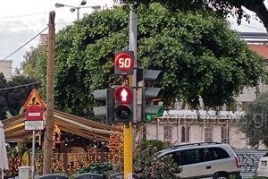 Εγκαταστάθηκαν τα πρώτα έξυπνα φανάρια στα Χανιά