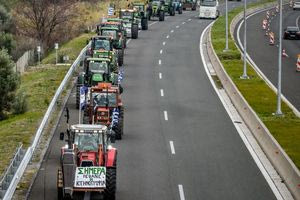Τρίκαλα: Αγρότες απέκλεισαν για δύο ώρες τον κόμβο Μεγαλοχωρίου