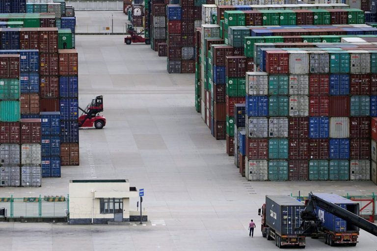 Δασμοί Τραμπ: Συναγερμός για λάδι, επιτραπέζια ελιά, φέτα και κρασί