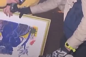 Λος Άντζελες: Ποδηλάτης έσωσε πίνακα του Φασιανού από το φλεγόμενο σπίτι του