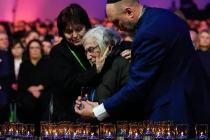 «Θα κουβαλάω το τραύμα μαζί μου για πάντα» – Συγκλόνισαν οι μαρτυρίες των 56 επιζώντων του Άουσβιτς
