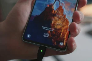 Με κοινή θύρα φόρτισης USB Type-C οι κινητές συσκευές σε όλη την ΕΕ