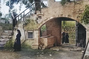 Προαύλιο Κρητικού σπιτιού το 1919