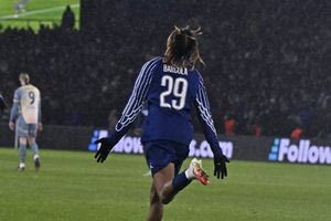 Champions League: Μεγάλη ανατροπή για Παρί – τη νίκη της ημέρας πέτυχε η Φέγενορντ