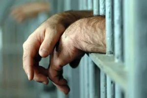 Γαλλία: Πέντε εργαζόμενοι σε φυλακή στο Αρλ κρατήθηκαν όμηροι από κρατούμενο