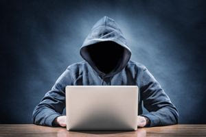 Πώς αποζημιώνονται στην Ελλάδα τα θύματα ηλεκτρονικής απάτης – ποια τα βήματα για να πάρουν πίσω τα χρήματα τους