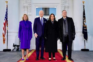 Μπάιντεν και Χάρις: Το τελευταίο ενσταντανέ στον Λευκό Οίκο